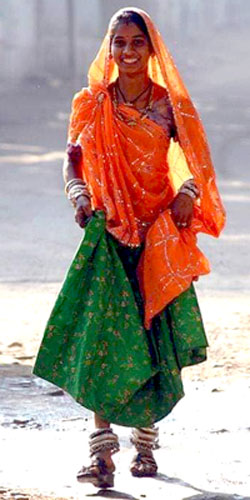 Indienne dans les rues de Pushkar